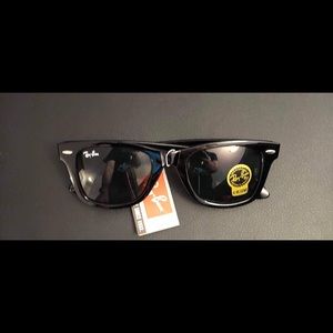 FLASH SALE Rayban wayfarer sunglasses
